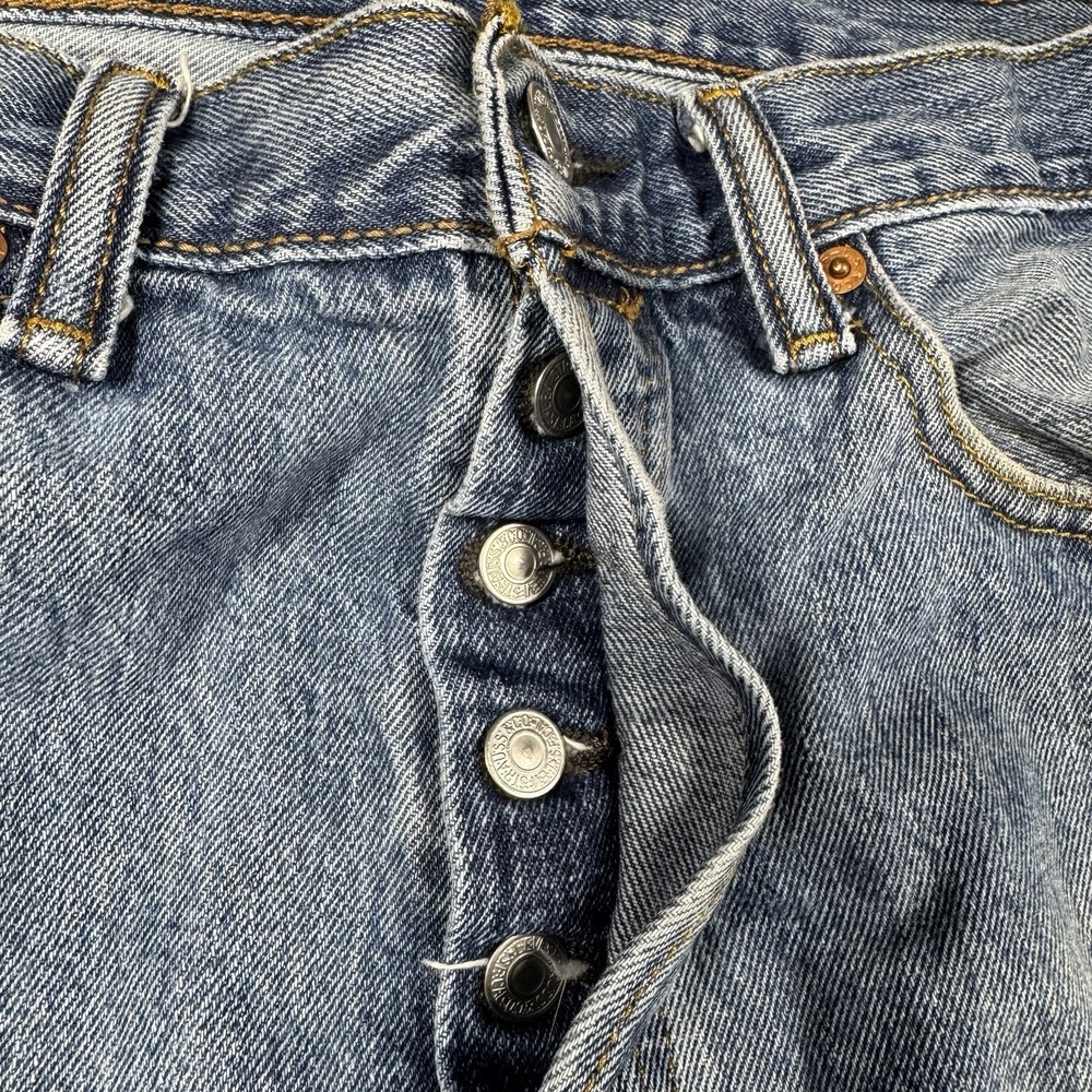 Vintage Levi's 501‎ Jeans Men's 33x29 Light Wash Distressed Button Fly S40196 - Picture 7 of 16